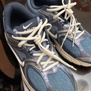 Nike Navy and Light Blue Running Shoes Nike V5 Rnr Se Xmfw Sneakers